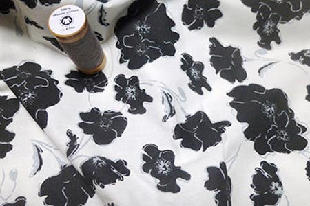 Graceland Black And White - Floral Pattern Organic Cotton Muslin Futon Cover