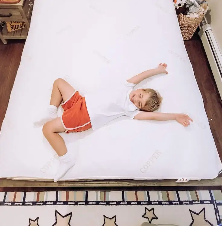 How_to_decorate_a_bedroom_with_organic_furniture_kids