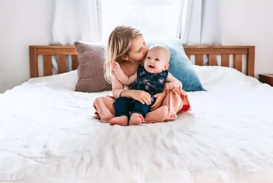 How_to_decorate_a_bedroom_with_organic_furniture_mattress