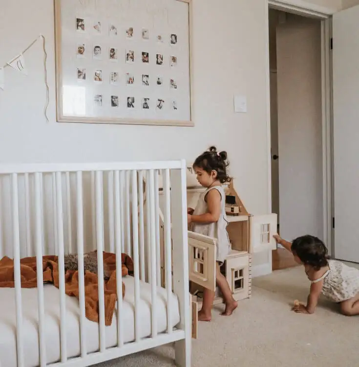 How_to_decorate_a_bedroom_with_organic_furniture_room