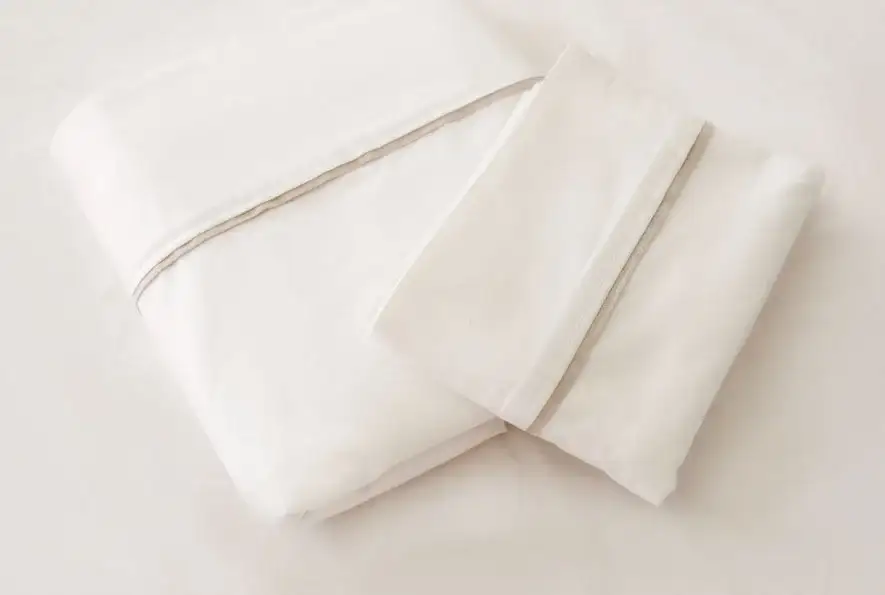 How_to_decorate_a_bedroom_with_organic_furniture_Sheet